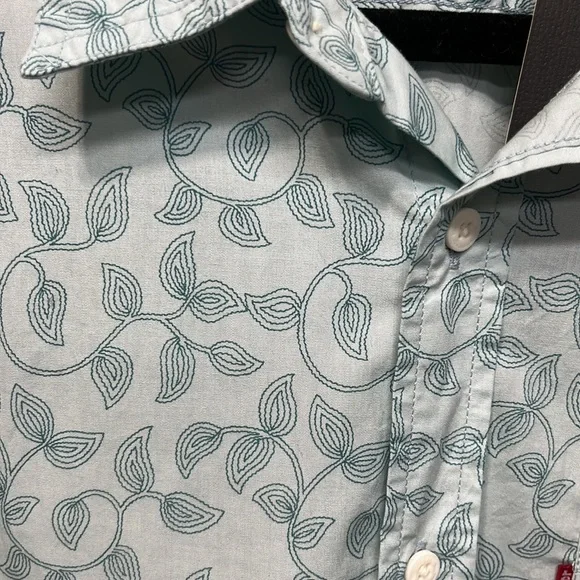 NWT-Levi's | Starlight Blue Swirly Florals Pocket Short-Sleeve Button-Up - Men - Picture 4 of 8